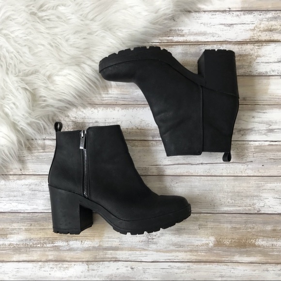 black moon boots